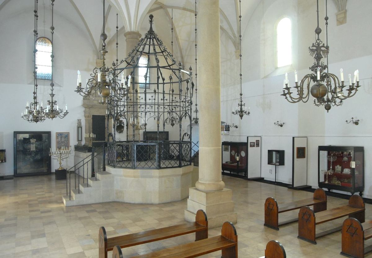 stara synagoga kraków wnętrze synagogi